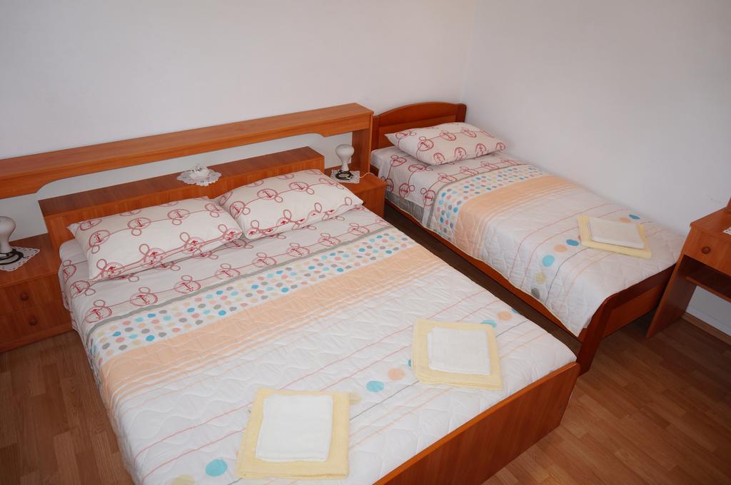 Apartments Ivona Lumbarda Cameră foto
